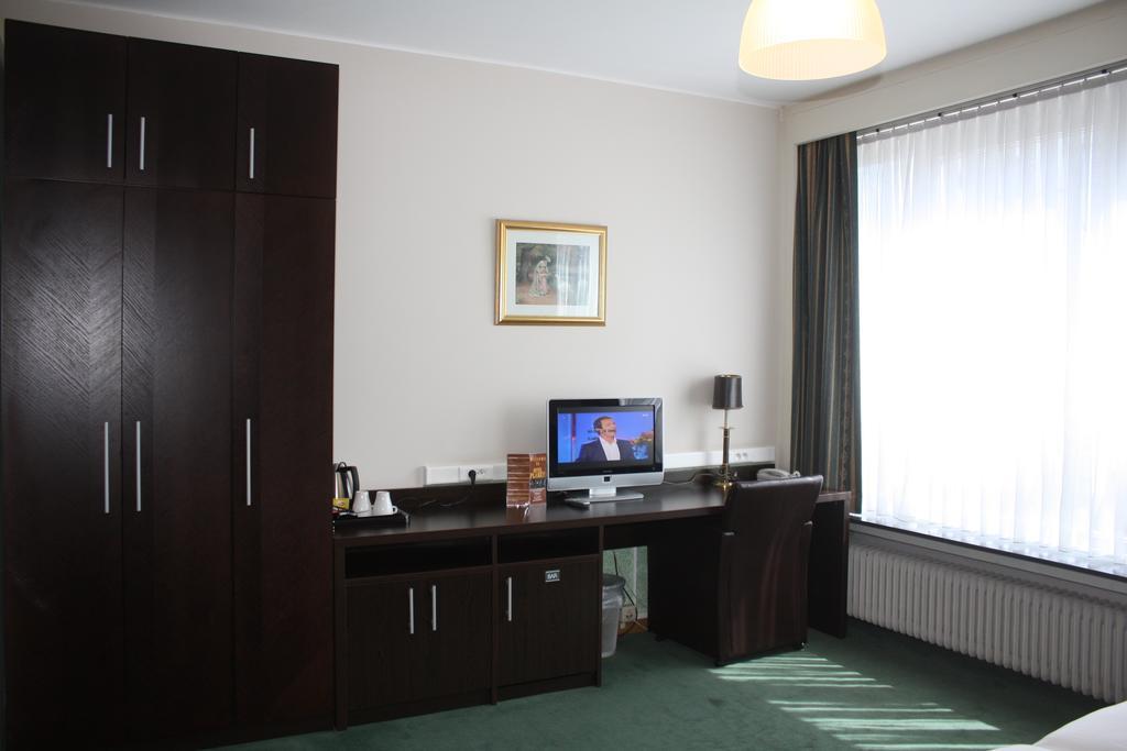 Hotel Plasky Schaerbeek Eksteriør bilde