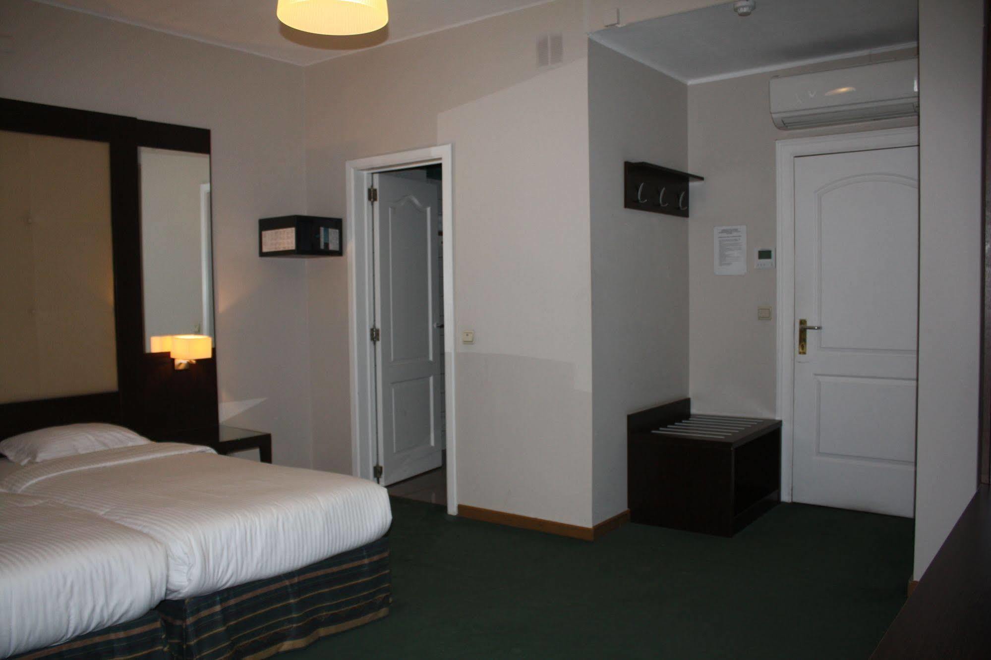 Hotel Plasky Schaerbeek Eksteriør bilde